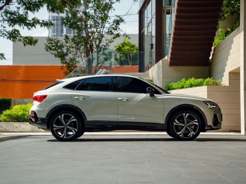 Audi AUDI Q3 Sport Black S line TFSI Quattro ปัจจุบัน