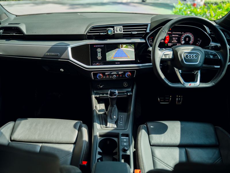 Audi AUDI Q3 Sport Black S line TFSI Quattro ปัจจุบัน