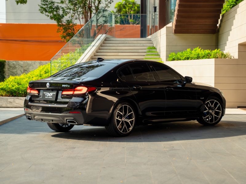 BMW BMW Series 530 E M Sport  -