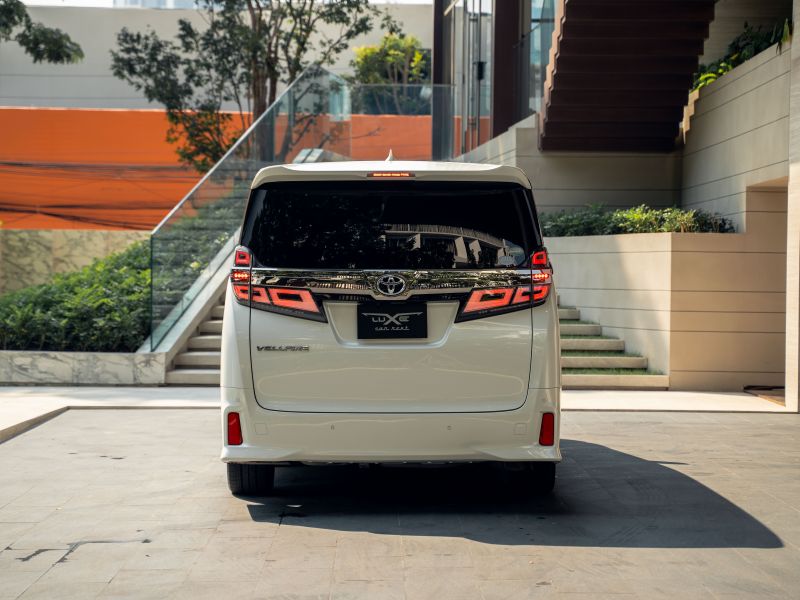ALPHARD Vellfire ZG White ปัจจุบัน