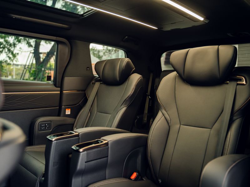 ALPHARD TOYOTA Alphard Z40  ปัจจุบัน