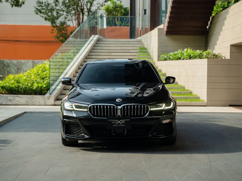 BMW BMW Series 530 E M Sport  -